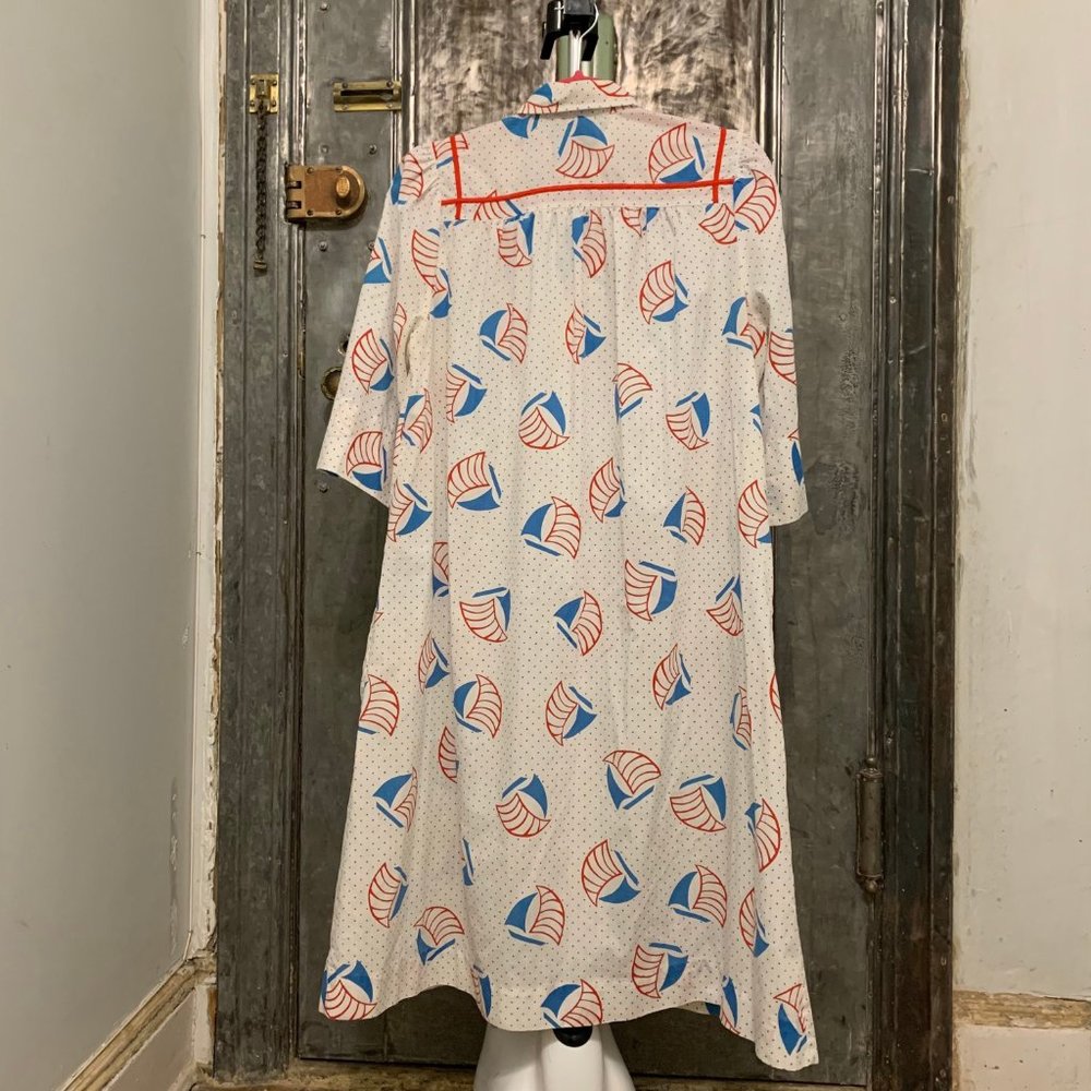 Adorable 70s 80s vintage Model Coat housedress snap down kitsch white with red a - Picture 3 of 8